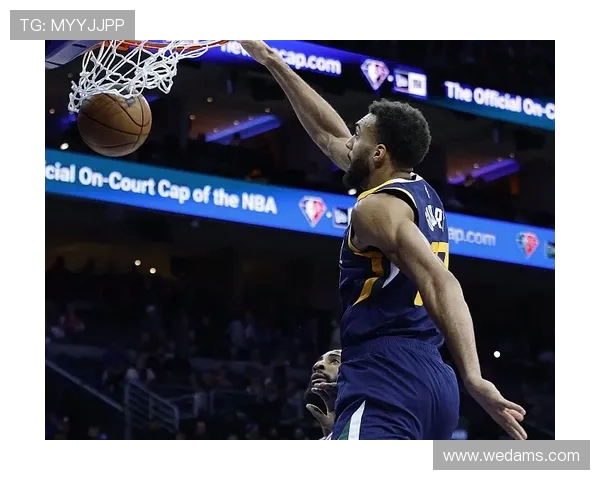 兰代尔全场高效发挥10投6中贡献17分8篮板2封盖